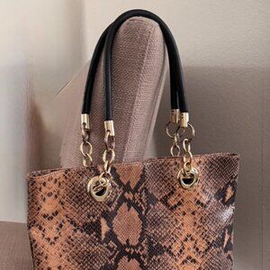 UNLEASH YOUR STYLE: THE LUX LEATHER SNAKESKIN PURSE THAT TRANSFORMS ANY OUTFIT!